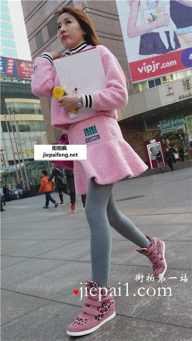 4k-极品甜美粉色外套灰丝打底裤清纯女神姐姐。