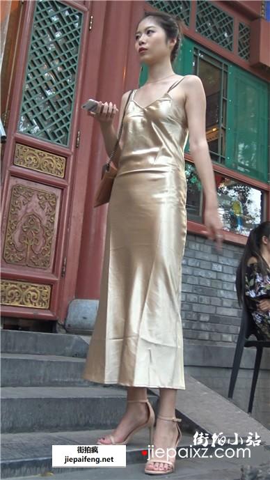 4k-性感吊带露背金色裙高颜值美女