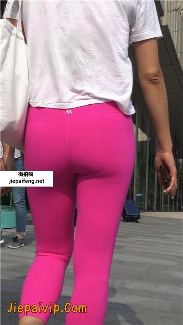 性感包臀紧身粉红瑜伽裤内痕美女
