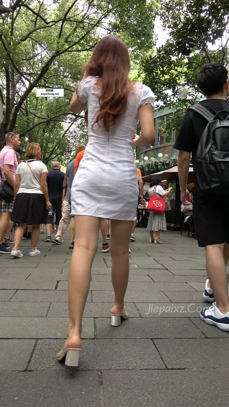 4K - 街拍白短裙凉高美女姐姐 [2.52 GB/MP4] 