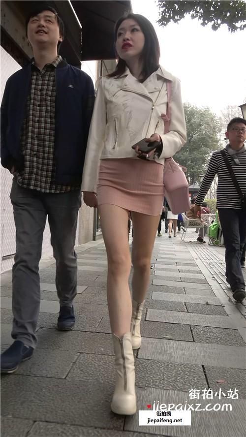 4K - 粉色短裙街拍丝袜气质街拍美女 [1.80 GB/MP4]