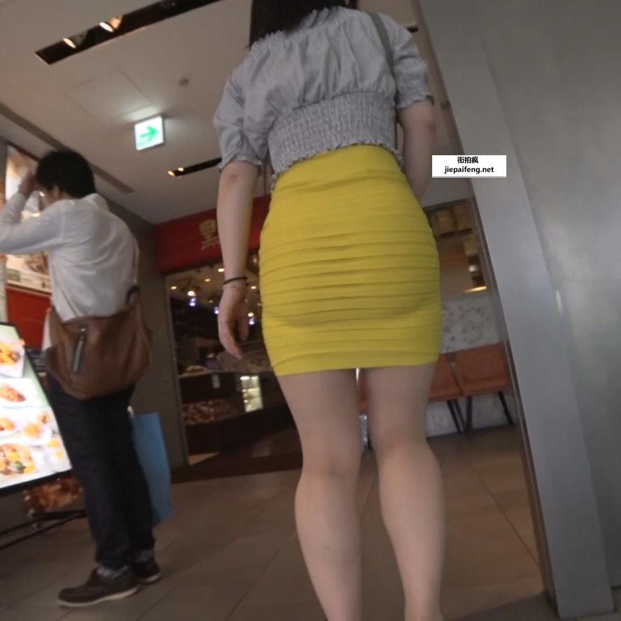 [短裙] 黄色包屯短裙高跟肉色丝袜丰屯OL[1.3G]