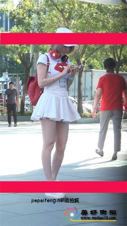 高清22 - 136-白色超短裙的美腿小姐姐（1）[MP4/230M]
