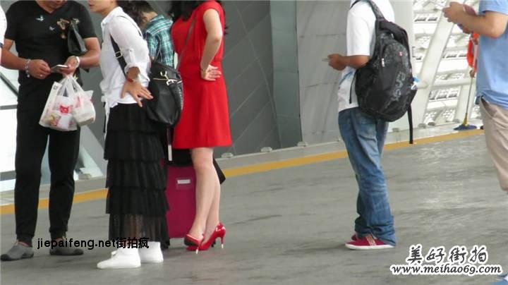 cctvb出品 红色连衣裙尖细红色高跟少妇极品白腿诱惑[MP4/545M]