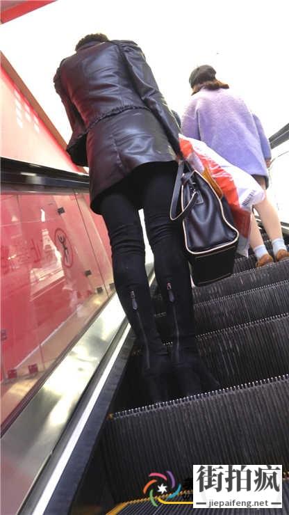 4K-逛商场的黑色包臀皮裙黑丝高跟长腿少妇[MP4/0.98G]
