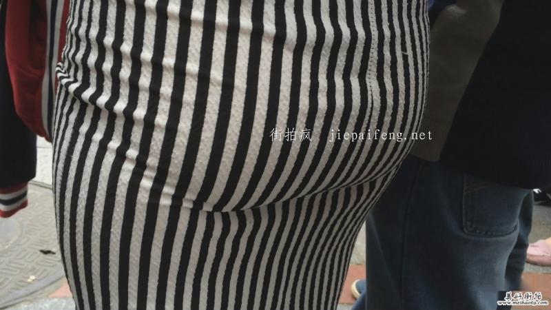 [原创大师经典系列] 肥而不腻的斑马纹紧身长裙极品翘臀少妇[MOV/758M]3