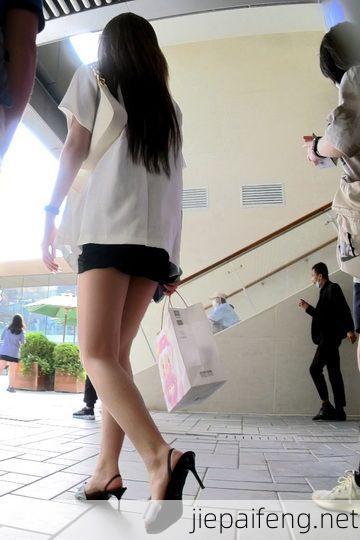 2023年更新街拍高清视频优选合集系列-第01季 无马赛克 109V 209GB 54.jpg