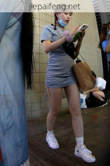 2023年更新街拍高清视频优选合集系列-第17季 无马赛克 160V 220GB 70.jpg