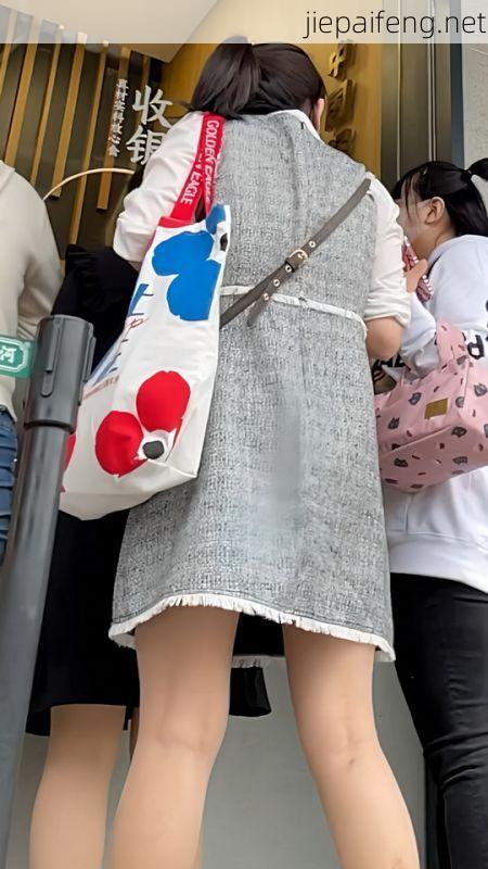 775 街拍大师无双2024年高清视频69部4K打包合集 原版_竖版 138V 94.8GB 20.jpg