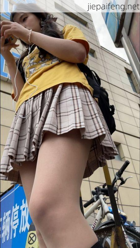 775 街拍大师无双2024年高清视频69部4K打包合集 原版_竖版 138V 94.8GB 25.jpg