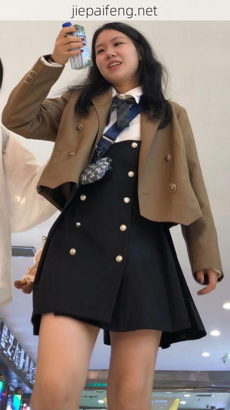 776 2024yiche街拍大师无水印高清视频4K合集 第4期 22.8G 22.jpg