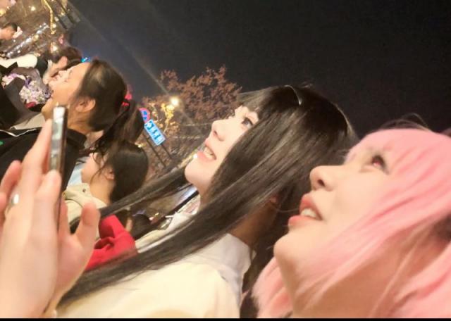 【独家原创】知性美女的蕾丝短裙丝袜+闺蜜JK妹子的嫩腿与美臀