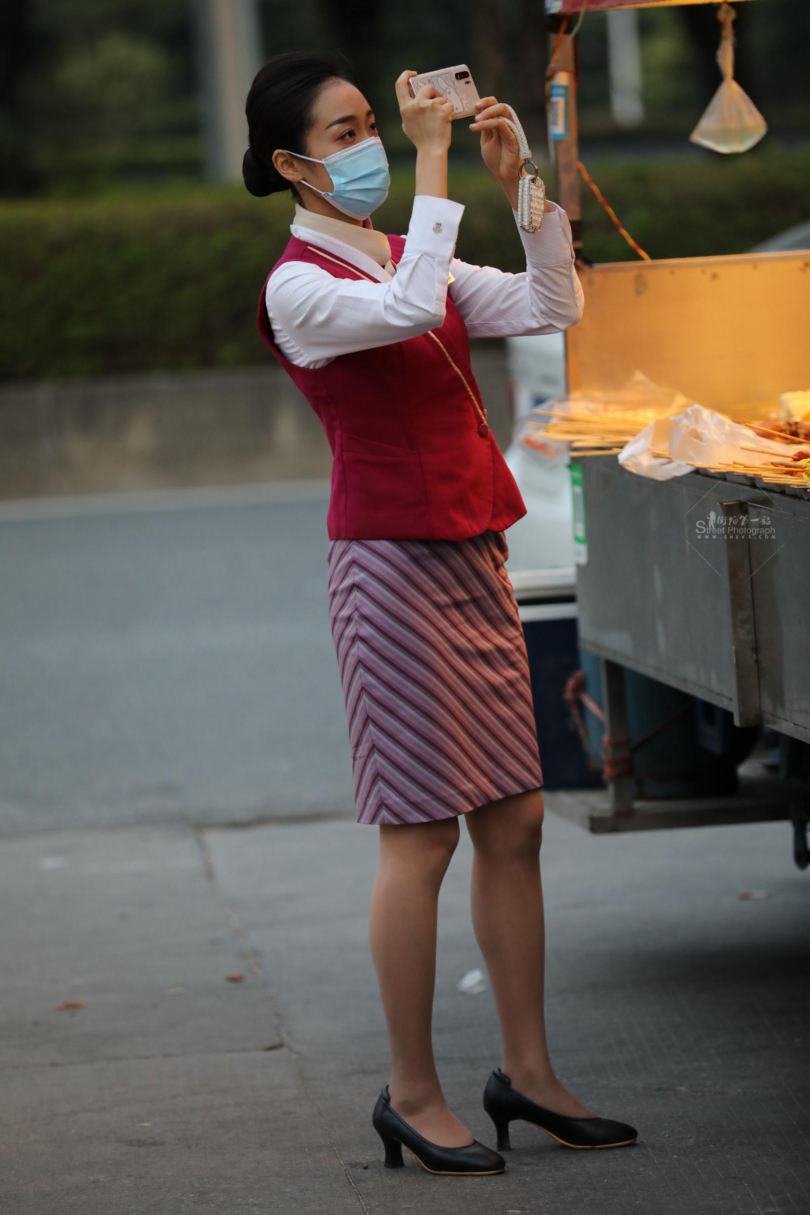 【街拍心灵】制服肉丝街拍空姐