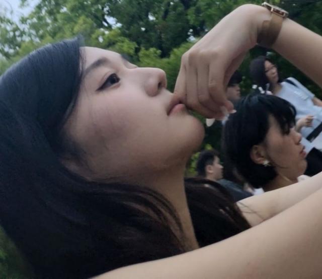 【独家原创】清纯高颜值女子大生的超短牛仔长白腿