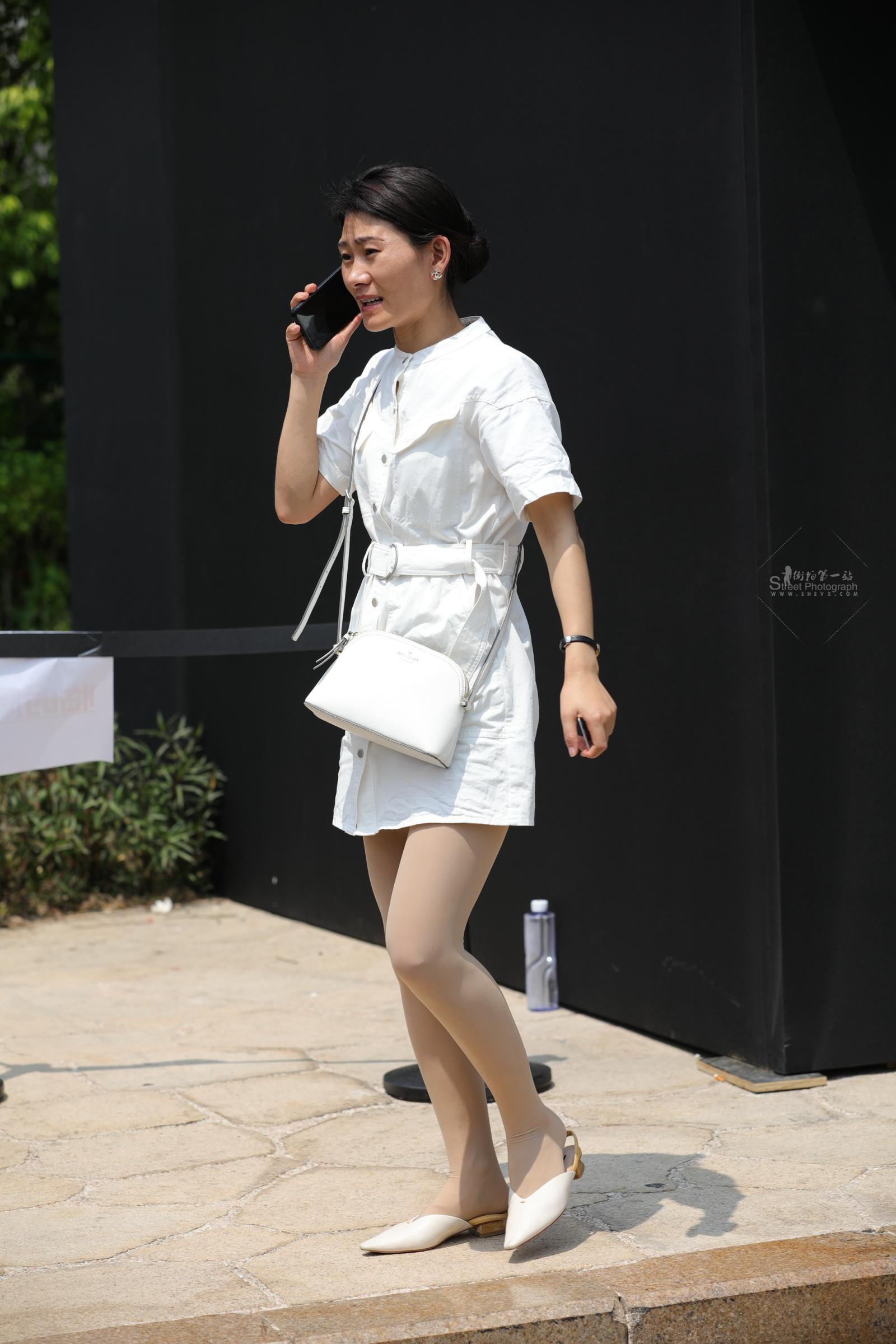 【街拍心灵】时装周肉丝美腿高跟街拍小姐姐