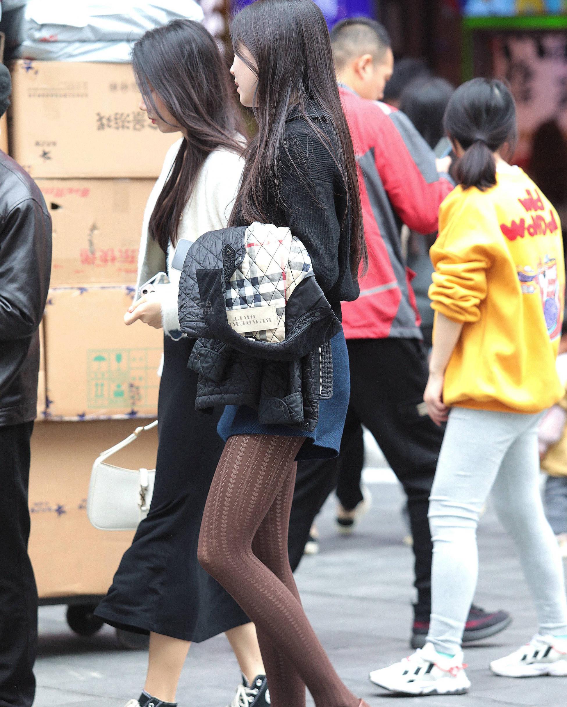  街拍丝袜妹子