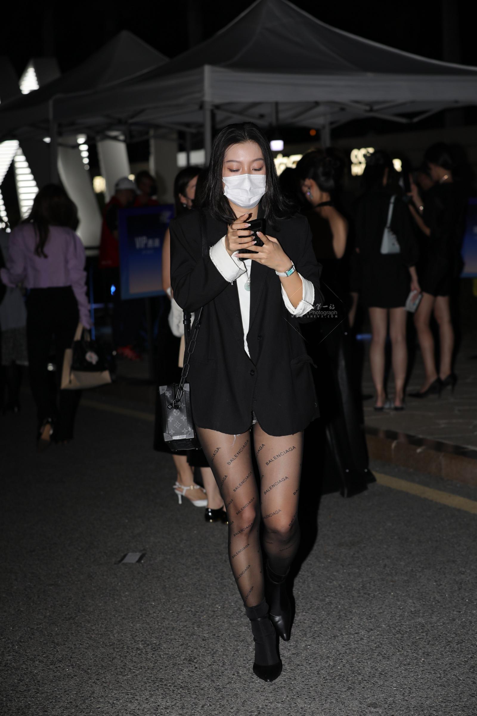  【街拍心灵】长腿街拍肉丝哇塞