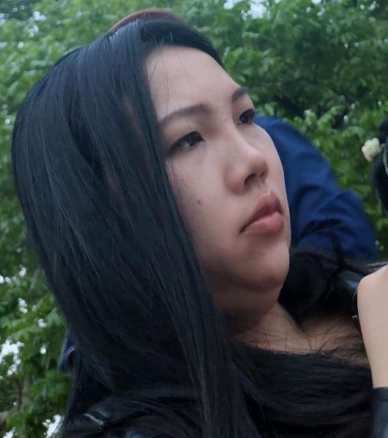 【独家原创】豹纹白嫩美膝美腿少妇的绑腿黑丝黑靴