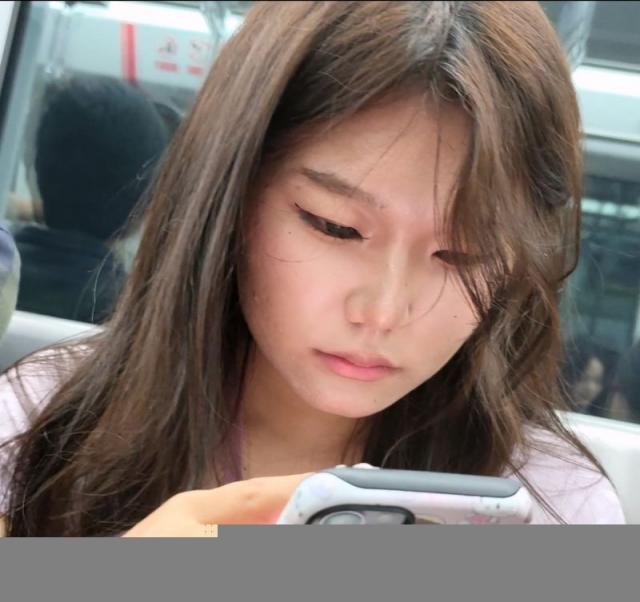 【独家原创】mo开腿透明蕾丝裙子美女的肉大腿