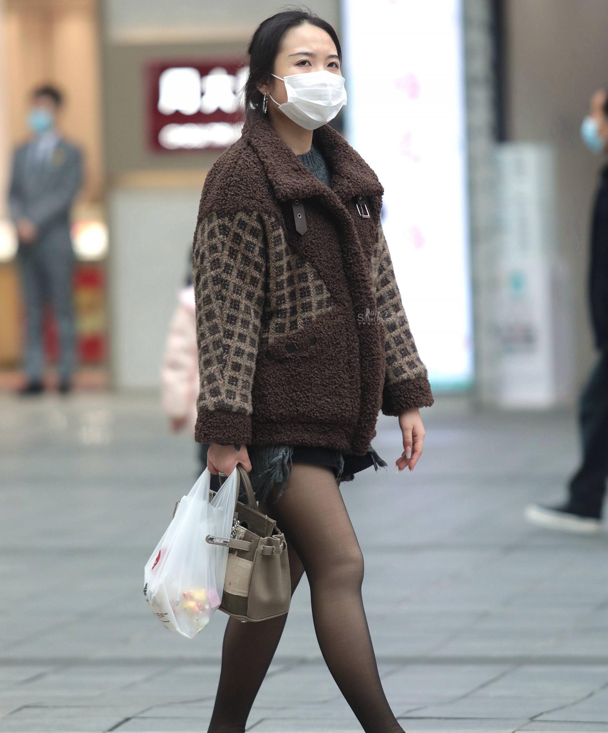  街拍黑丝shaofu