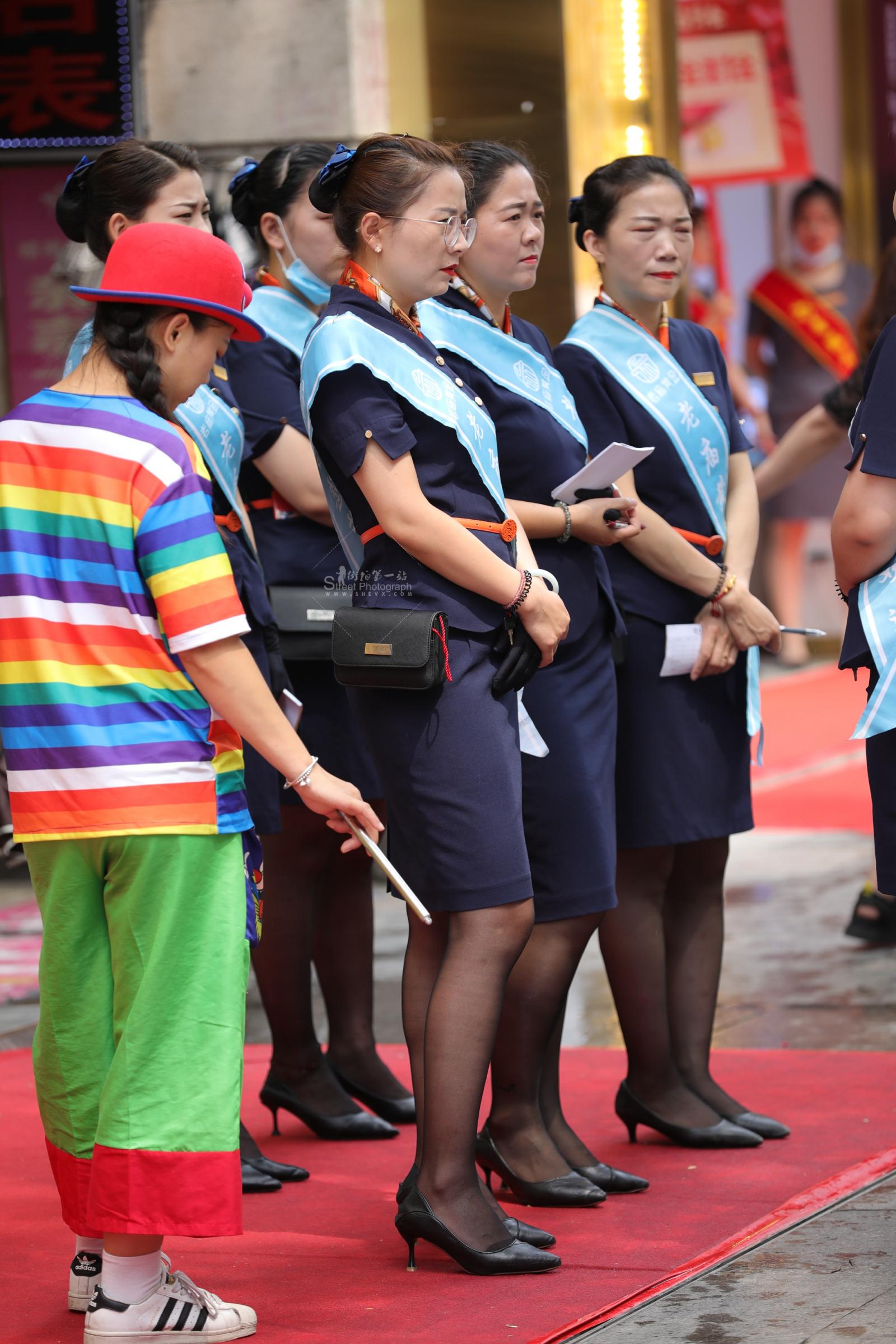 【街拍心灵】街拍肉丝美腿小姐姐