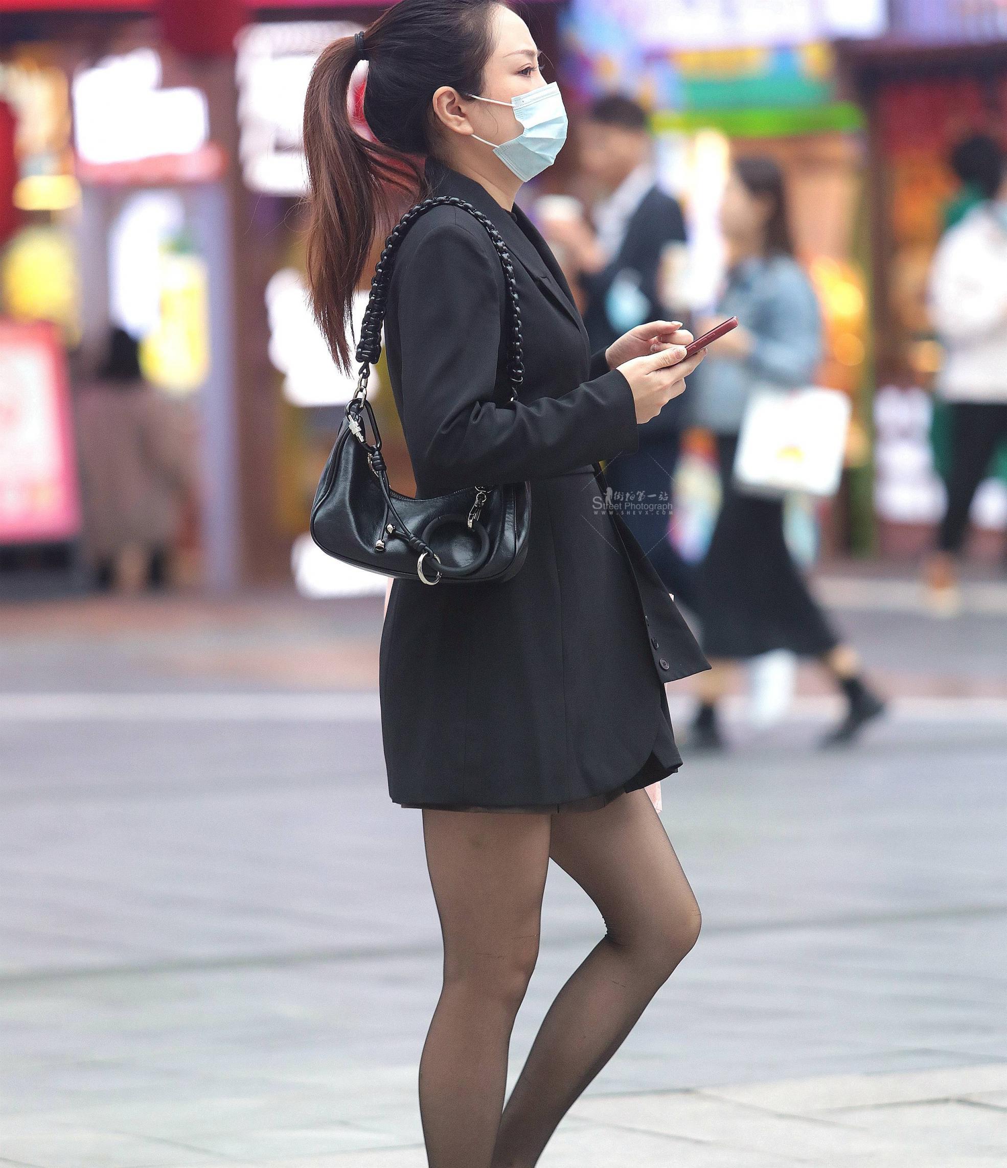 诱惑街拍黑丝shaofu