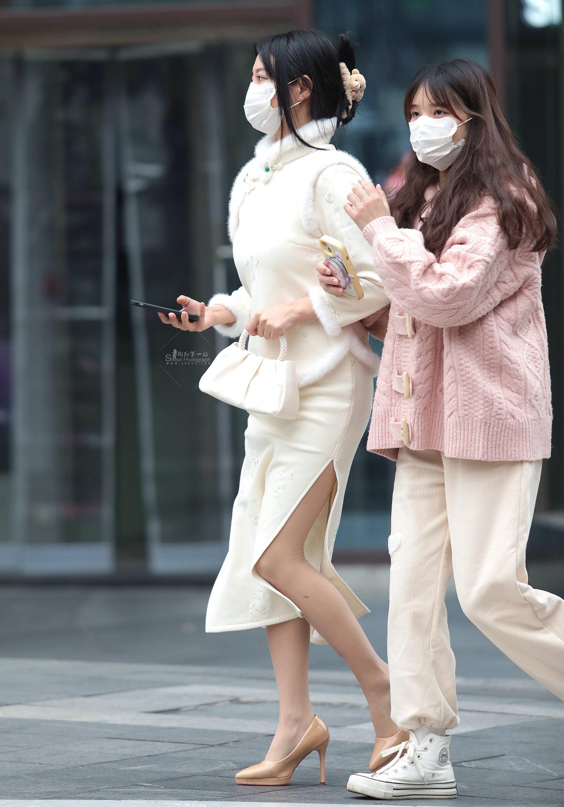  诱惑肉丝街拍高跟妹子-13P