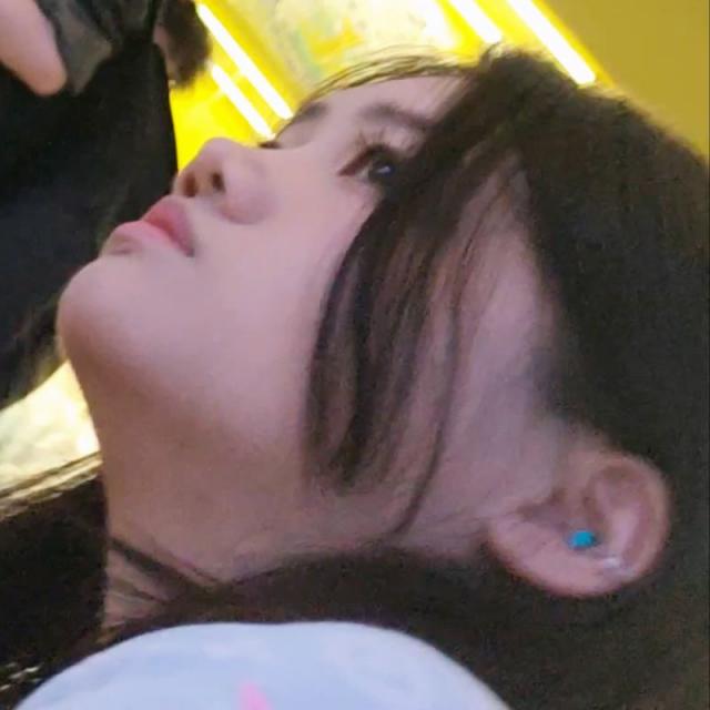 【独家原创】厚白丝套超薄白丝的美丽妹子美腿