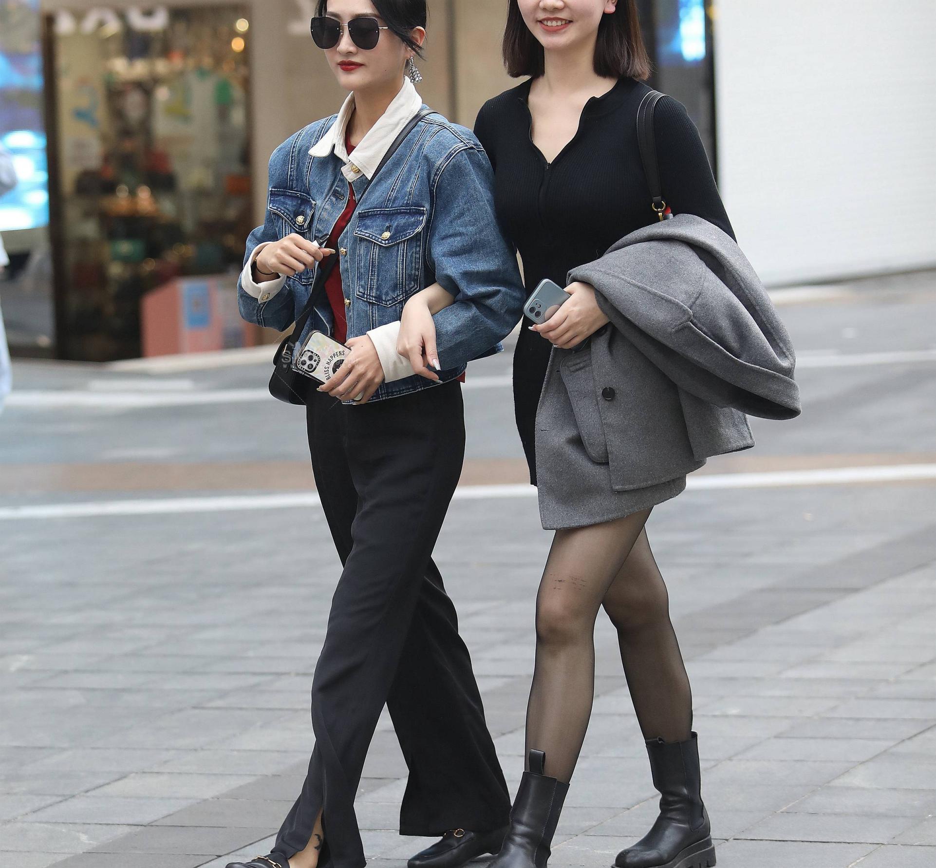 街拍黑丝妹子
