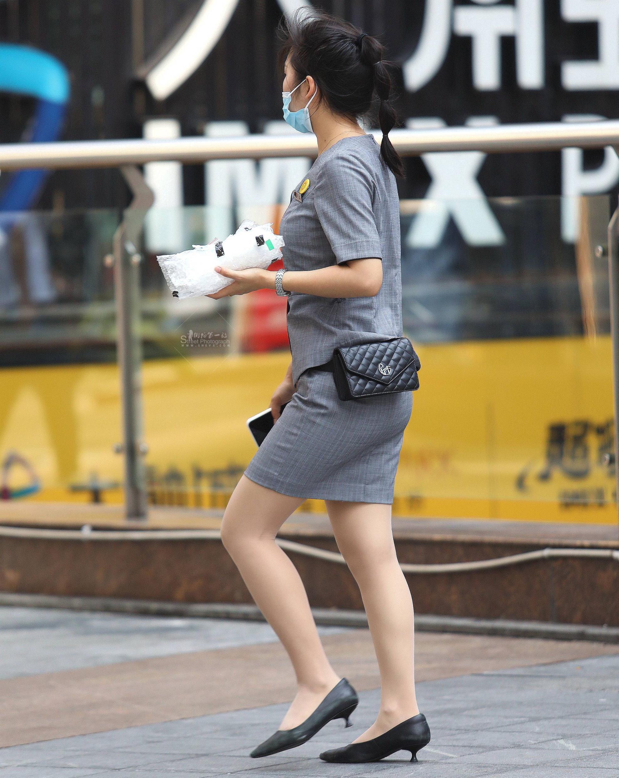  【珏一笑而过】诱惑街拍肉丝高跟OL