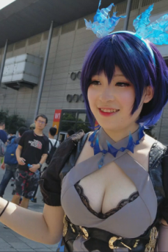 蓝发美RUcosplay