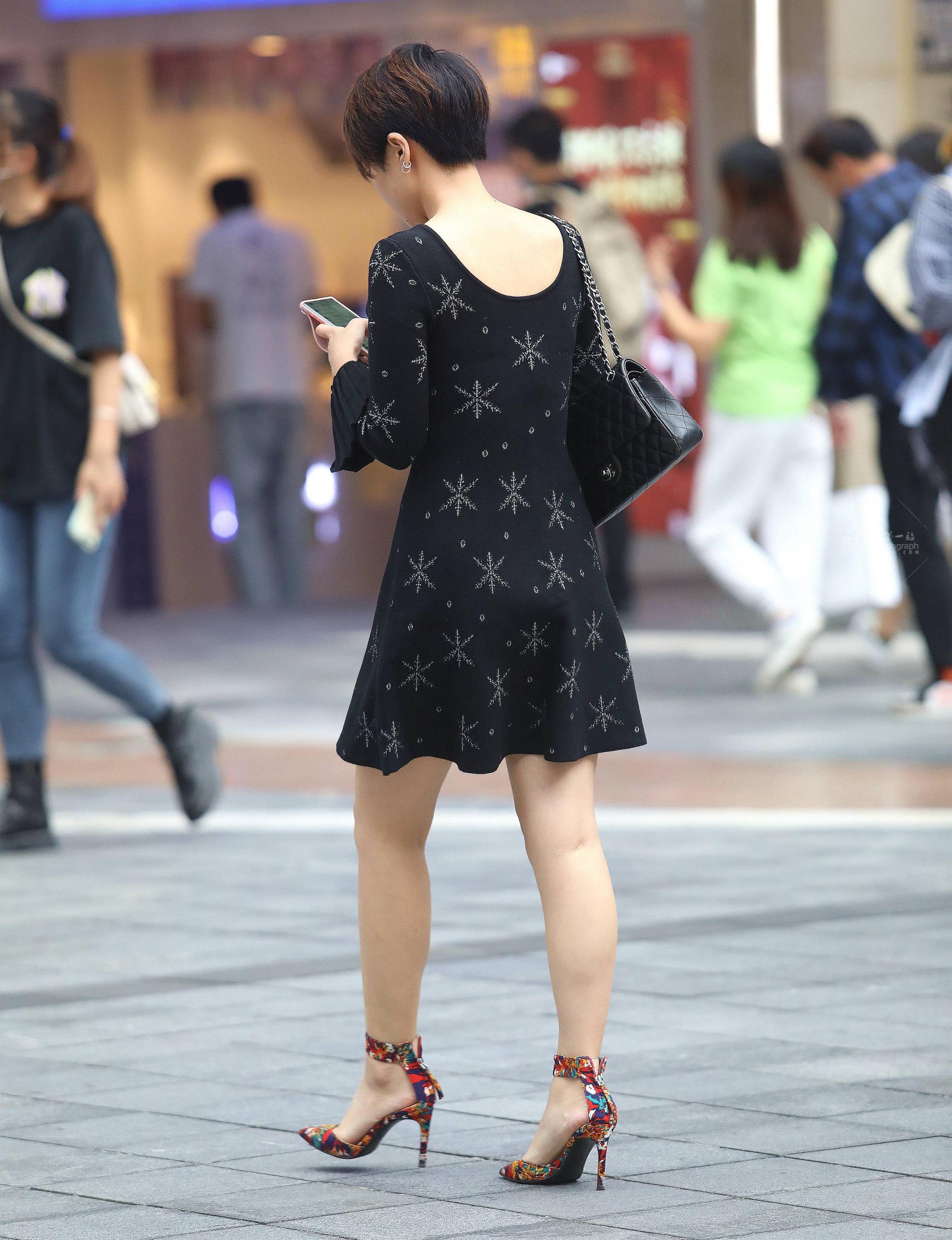  短发街拍高跟shaofu