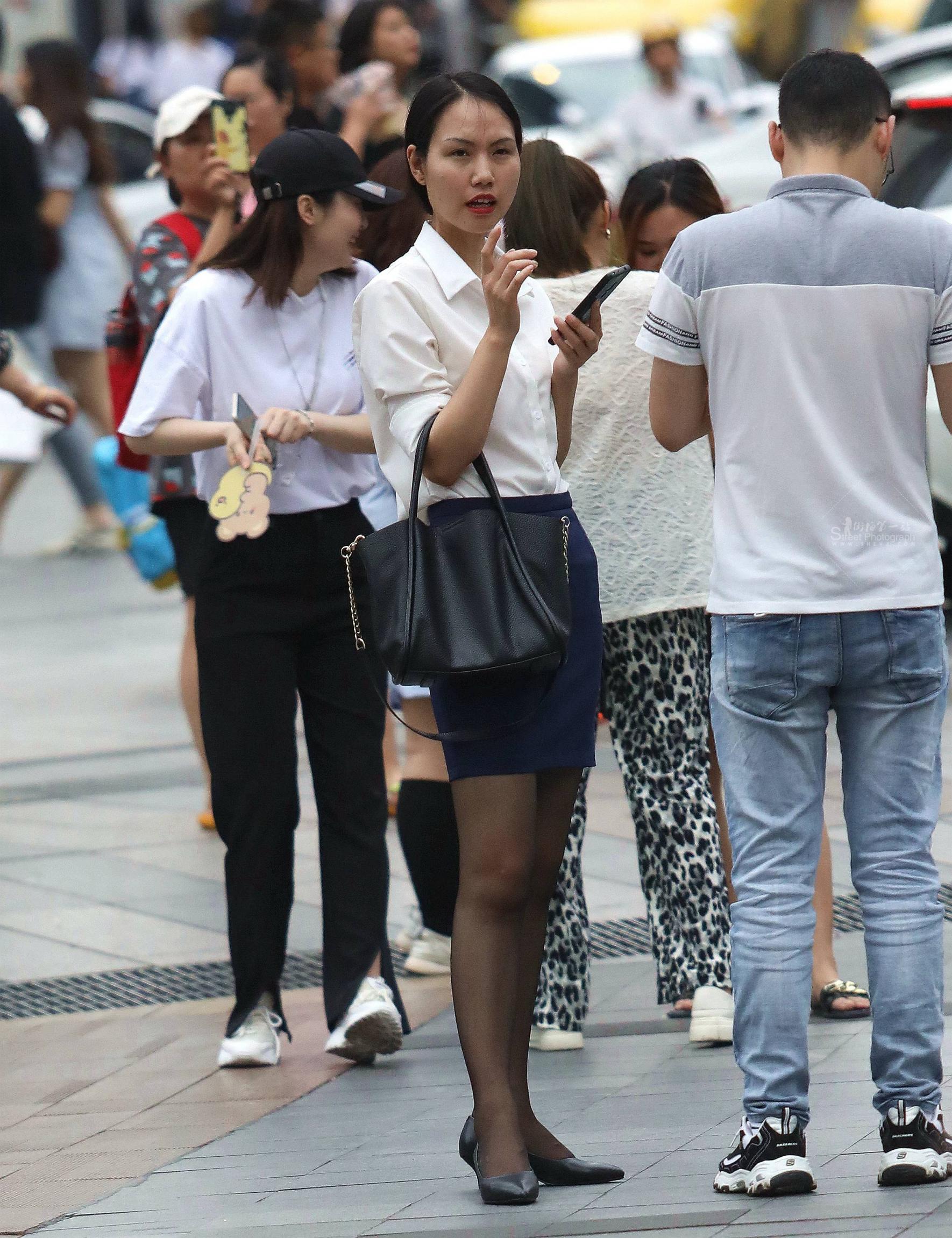 诱惑街拍黑丝高跟