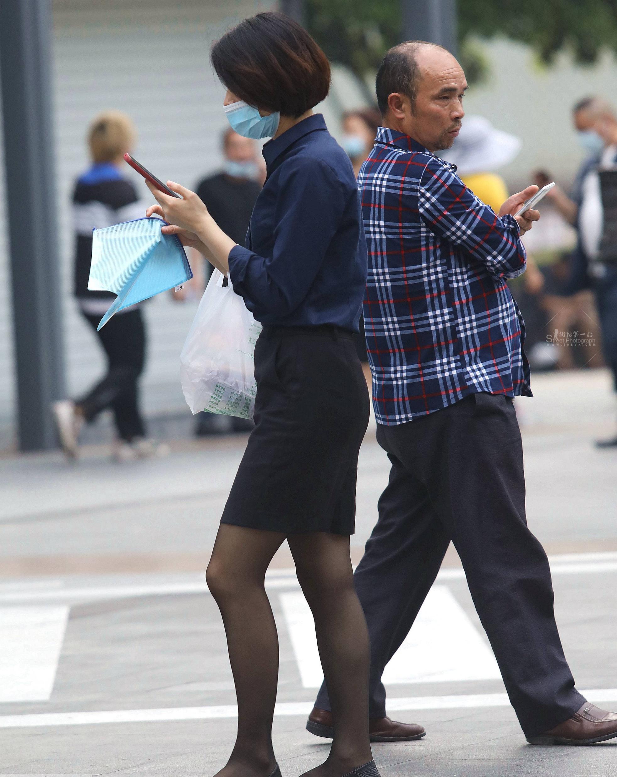  街拍黑丝职业装