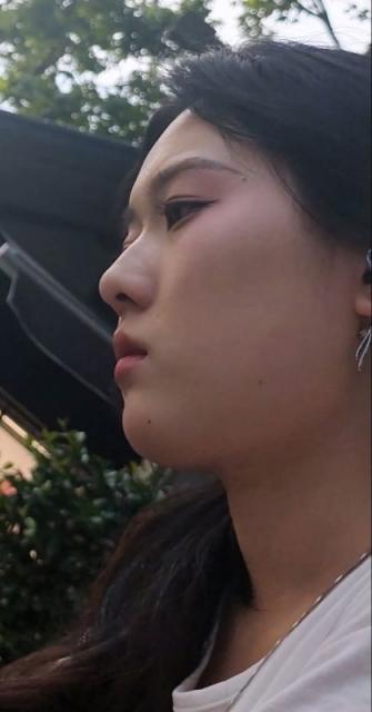 【独家原创】美女的L字匀称肉腿肉臀