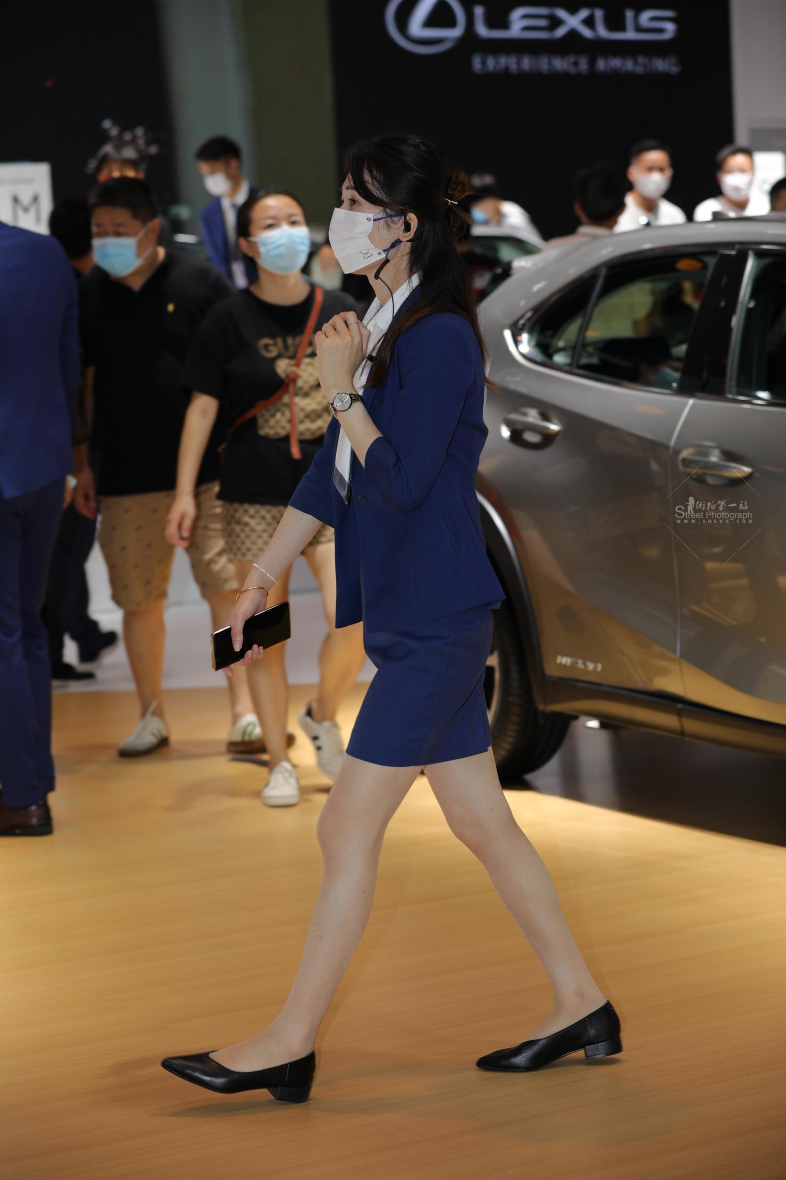  【街拍心灵】雷克萨斯销shou肉丝街拍美腿