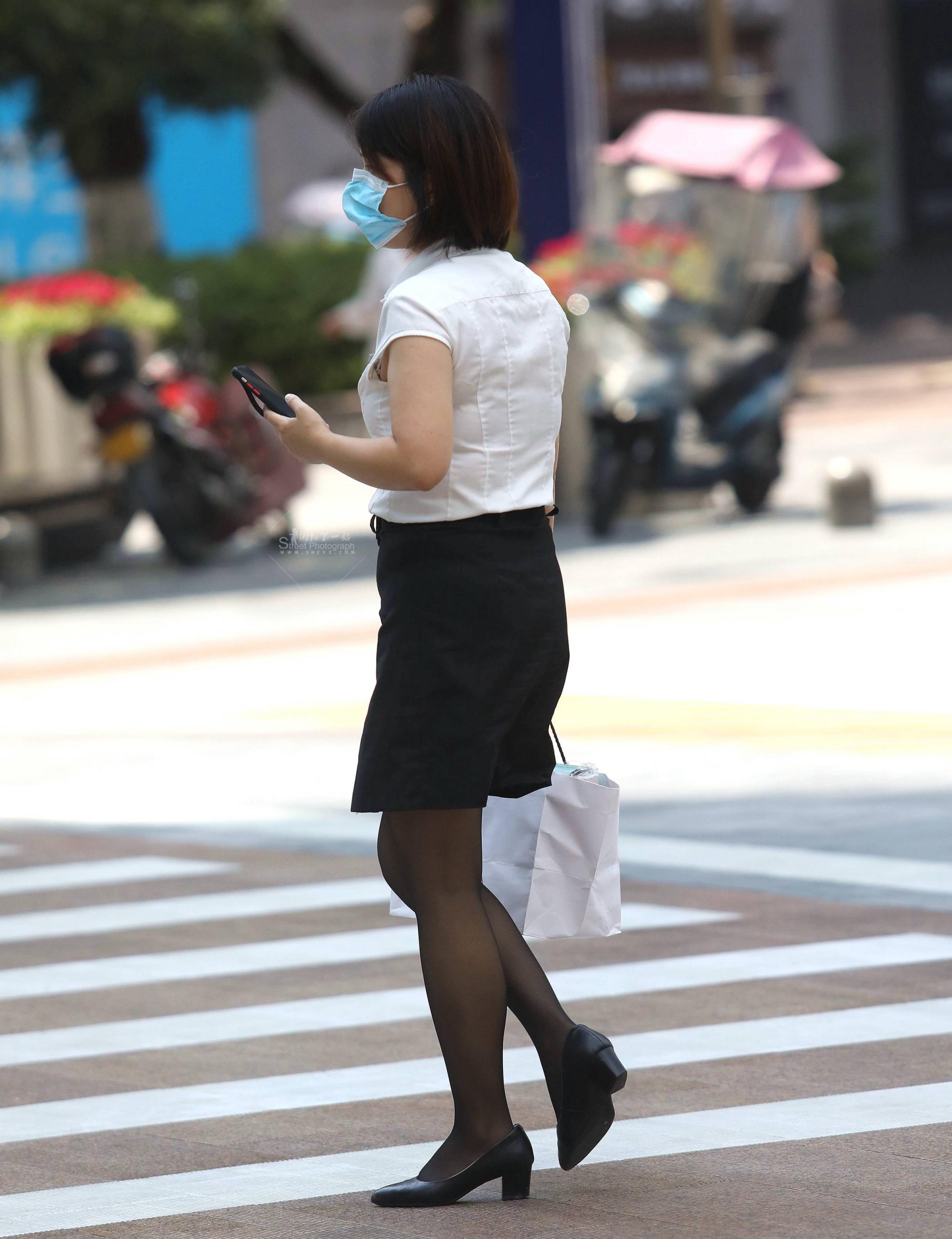  街拍黑丝职业装