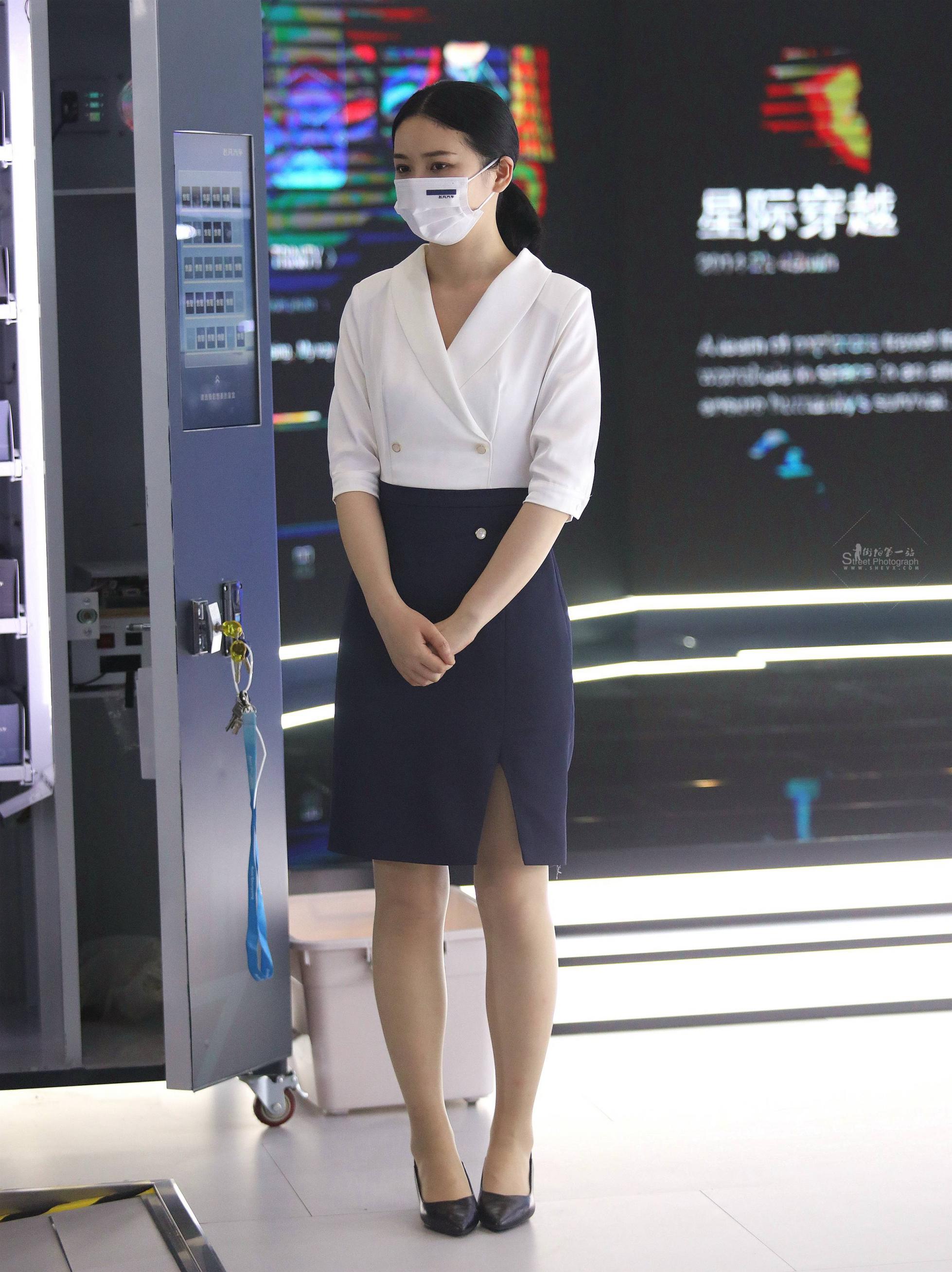 诱惑肉丝街拍高跟