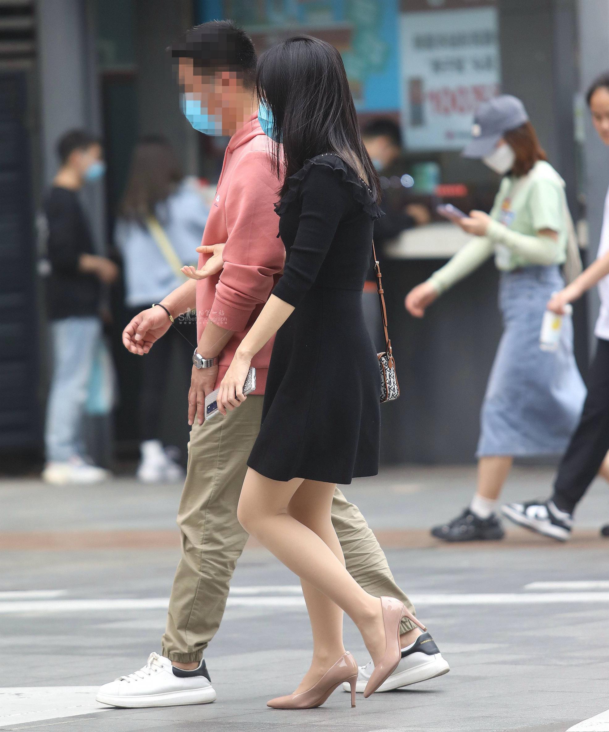 街拍肉丝高跟shaofu