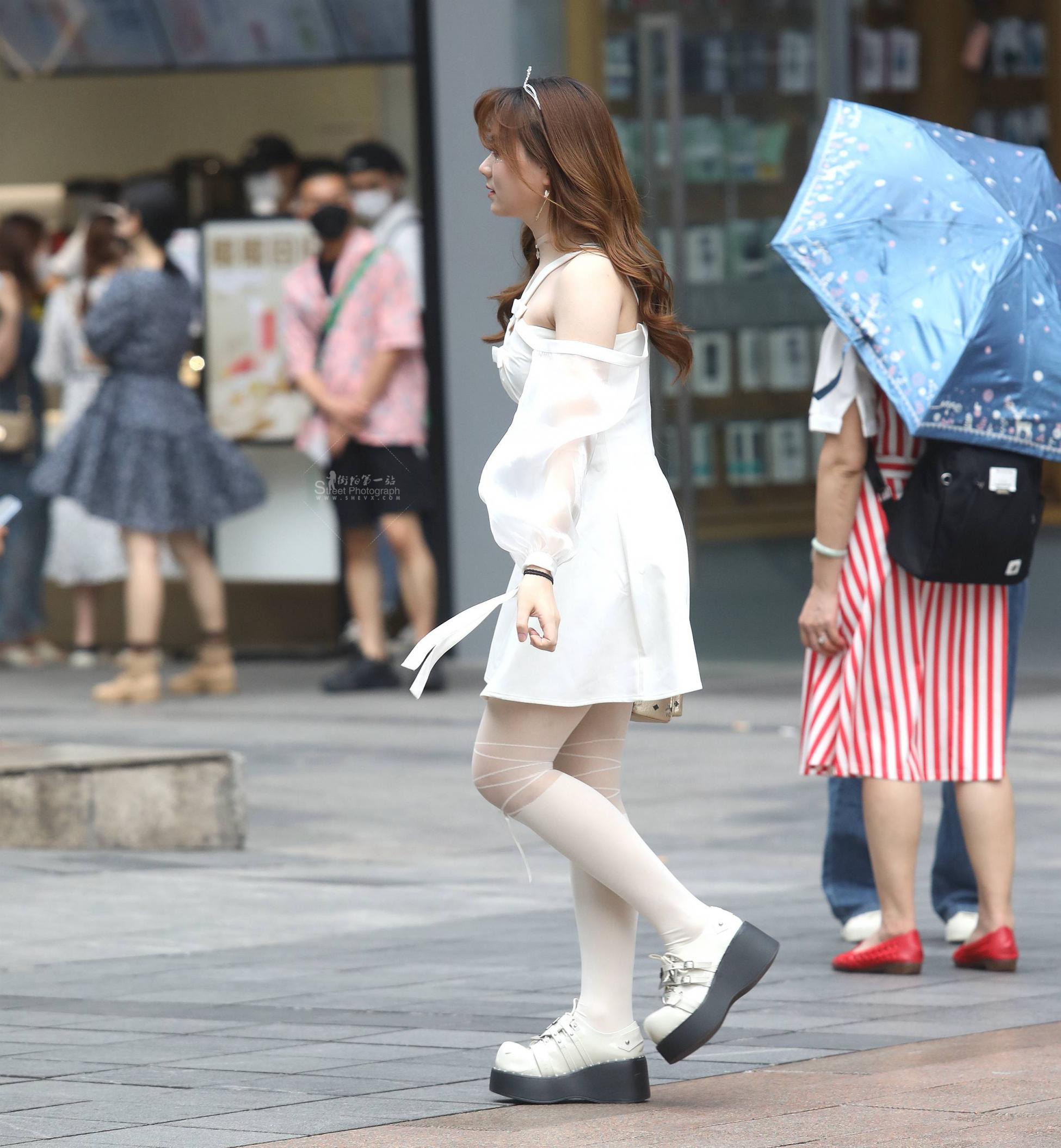 白丝妹子