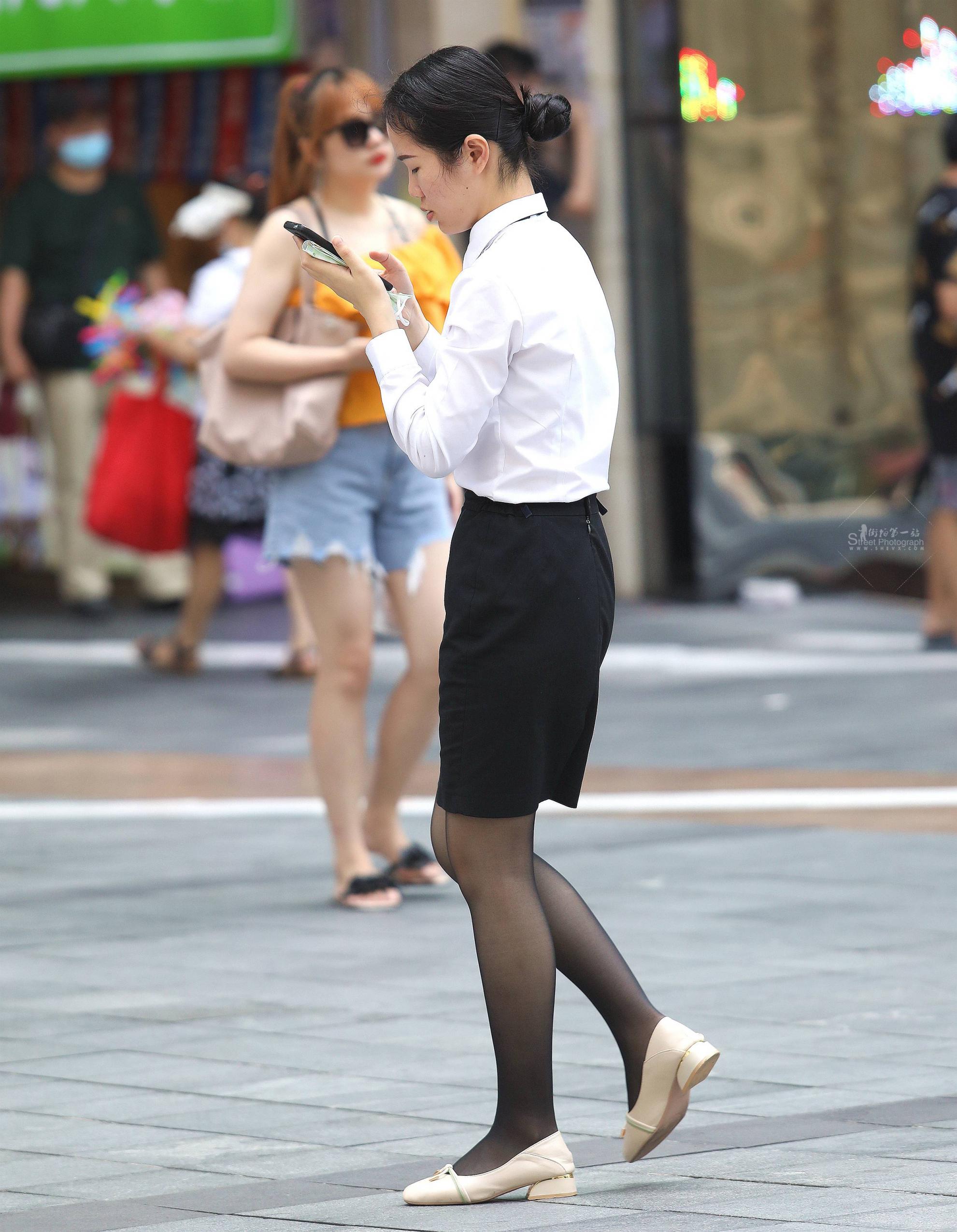  街拍黑丝职业装