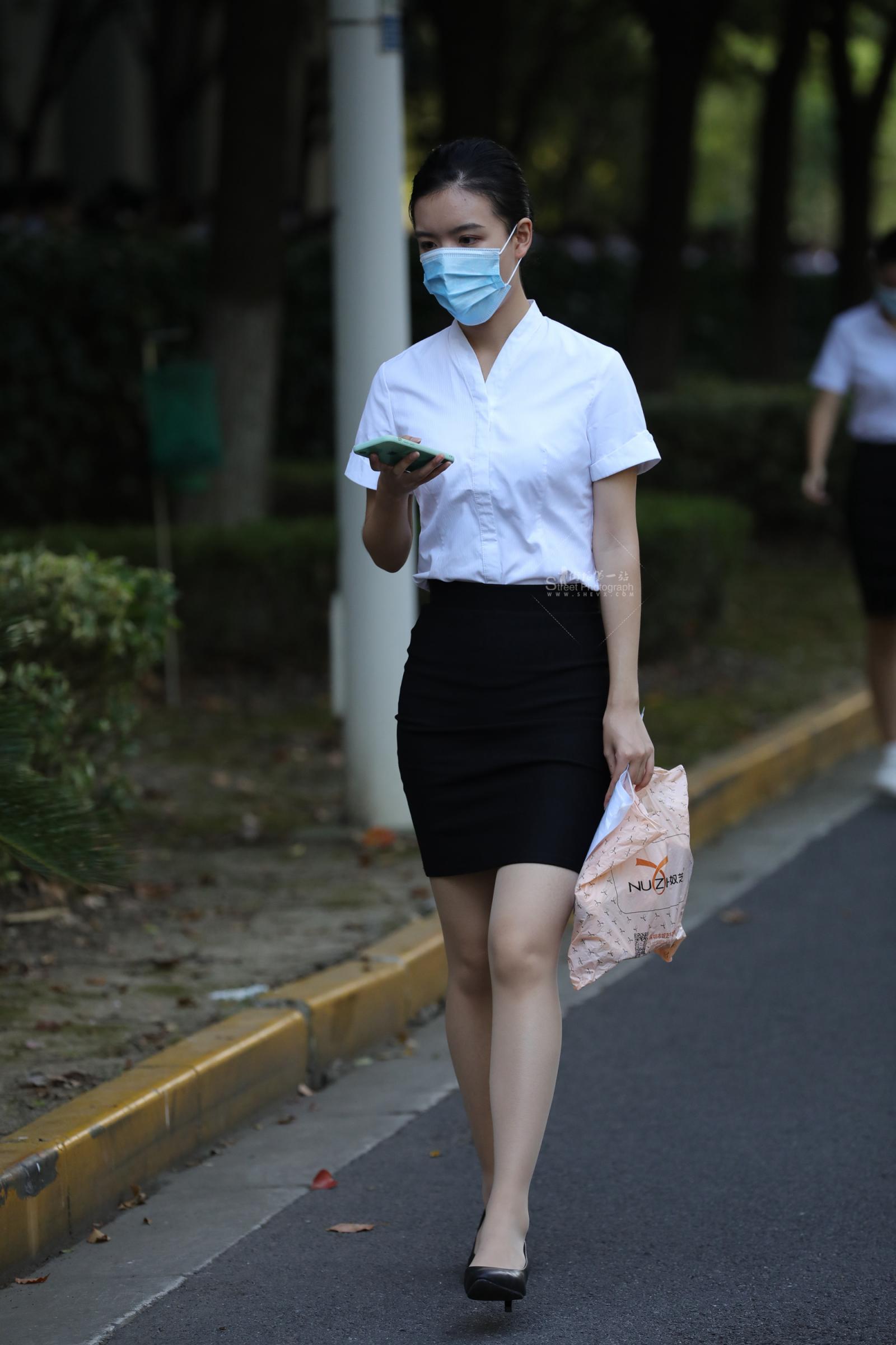【街拍心灵】OL肉 丝街拍高跟秀丽端庄美
