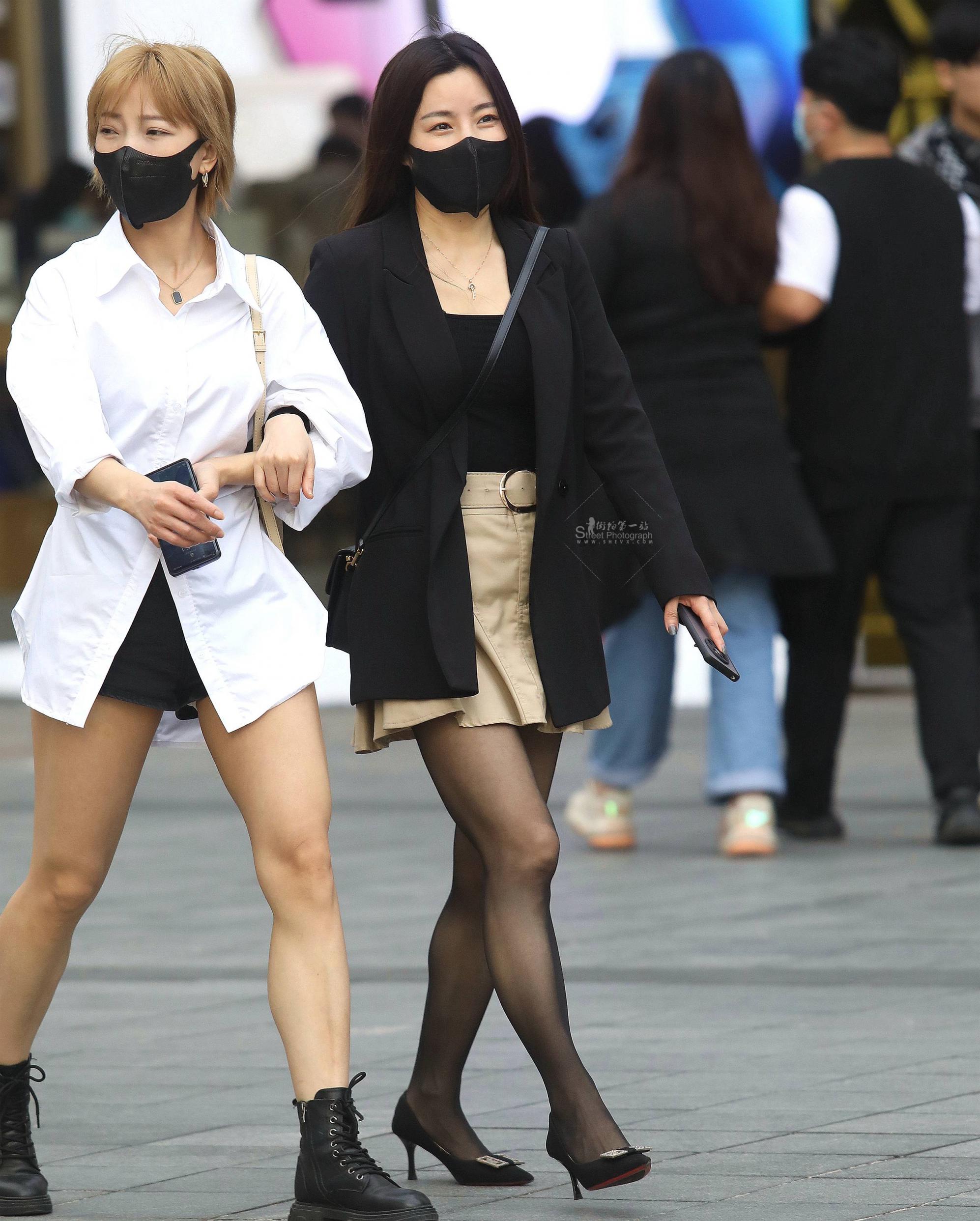 诱惑街拍黑丝高跟shaofu