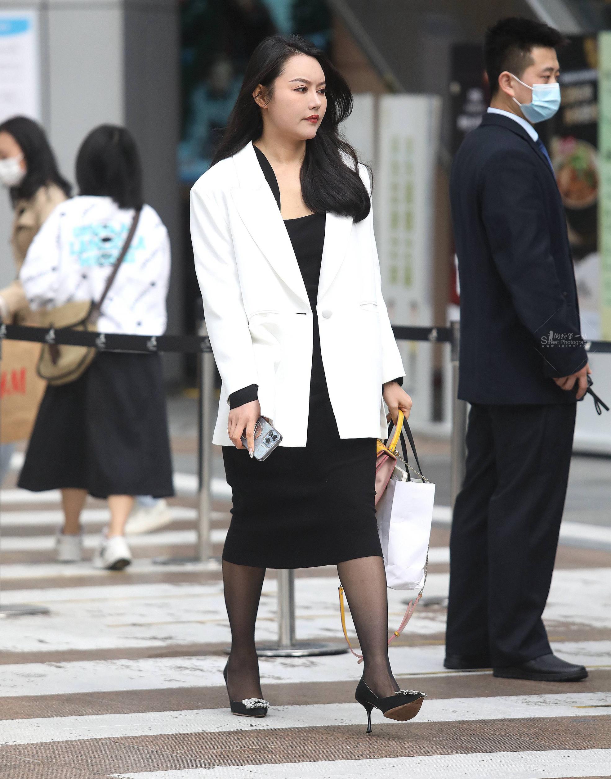 气质黑丝街拍高跟shaofu