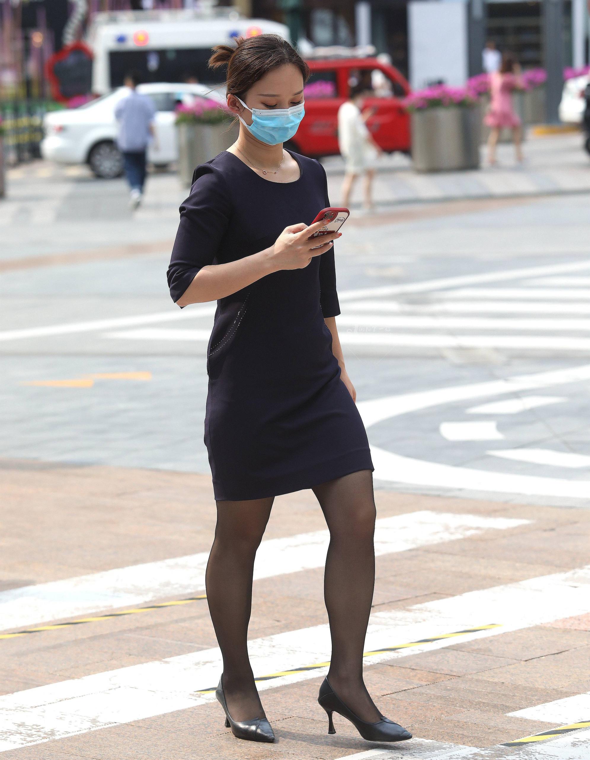 【珏一笑而过】诱惑街拍黑丝高跟OL