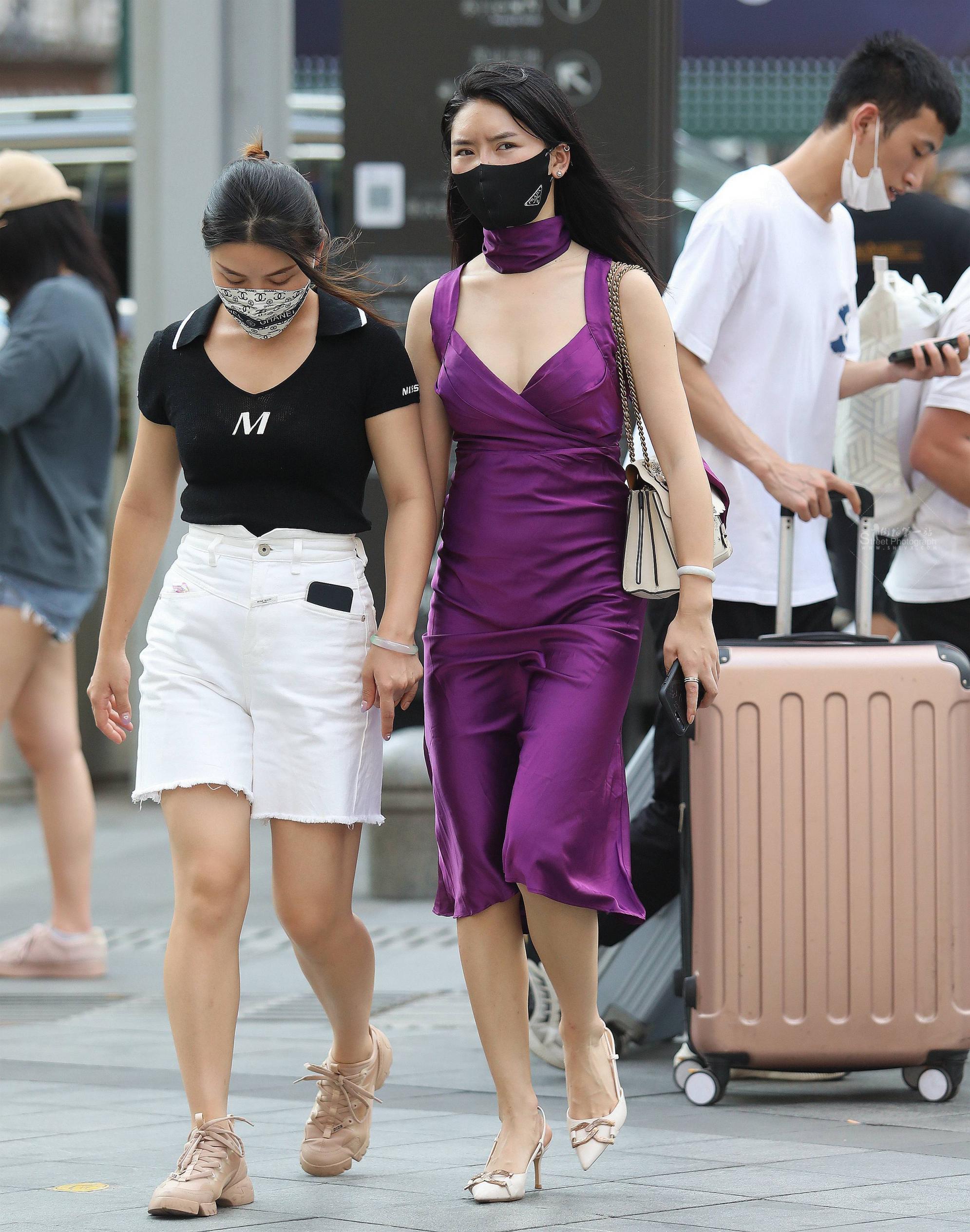  漂亮街拍吊带裙shaofu