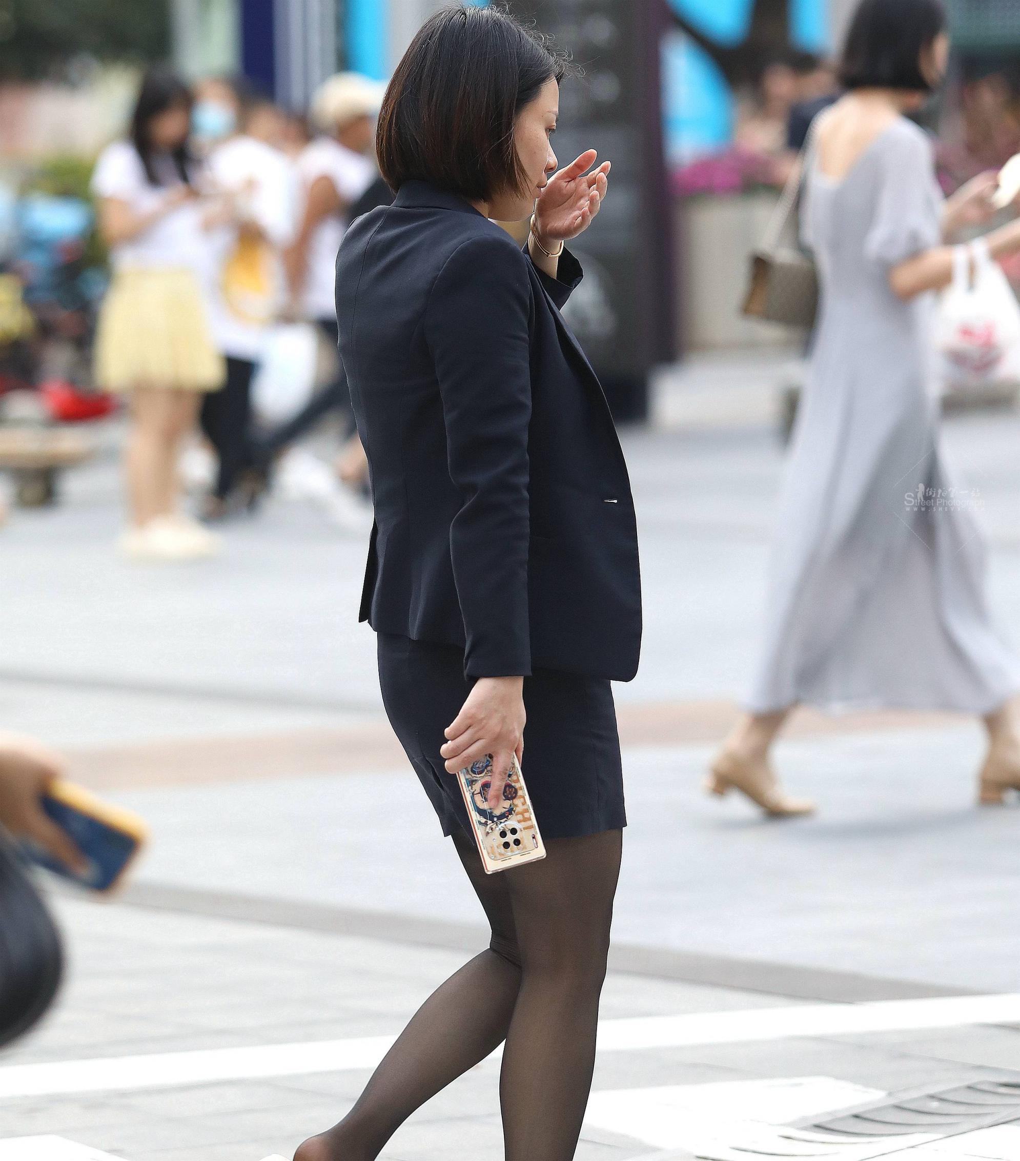 黑丝街拍OL