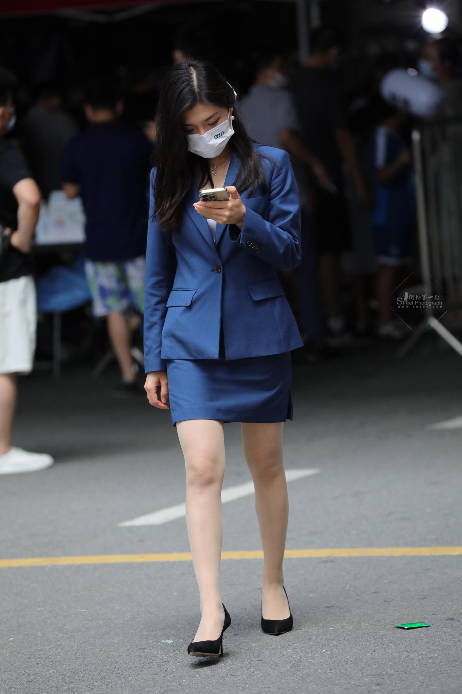  【街拍心灵】奥迪销shou主管肉 丝街拍高跟身材气质好