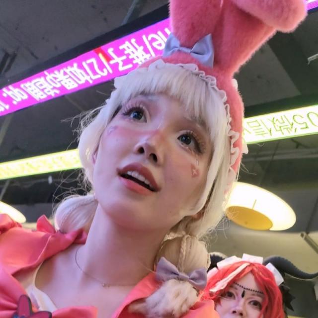 【独家原创】兔女郎的白丝绑腿袜顾着肉大腿