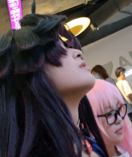 【独家原创】荷叶发型美女的绷带美肉腿
